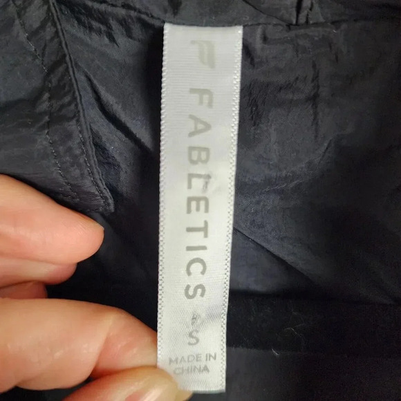 Fabletics Womens Track Jacket Oversized Hood Black Rain Hiking Campin Size Small - Picture 5 of 6